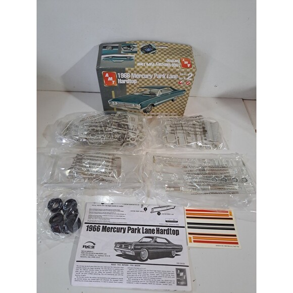 NOB AMT 38436-1HD 1:25 Scale I966 Mercury Park Lane Hardtop Car Model Kit